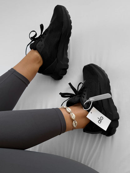 Alo Yoga Runner Preto All Black
