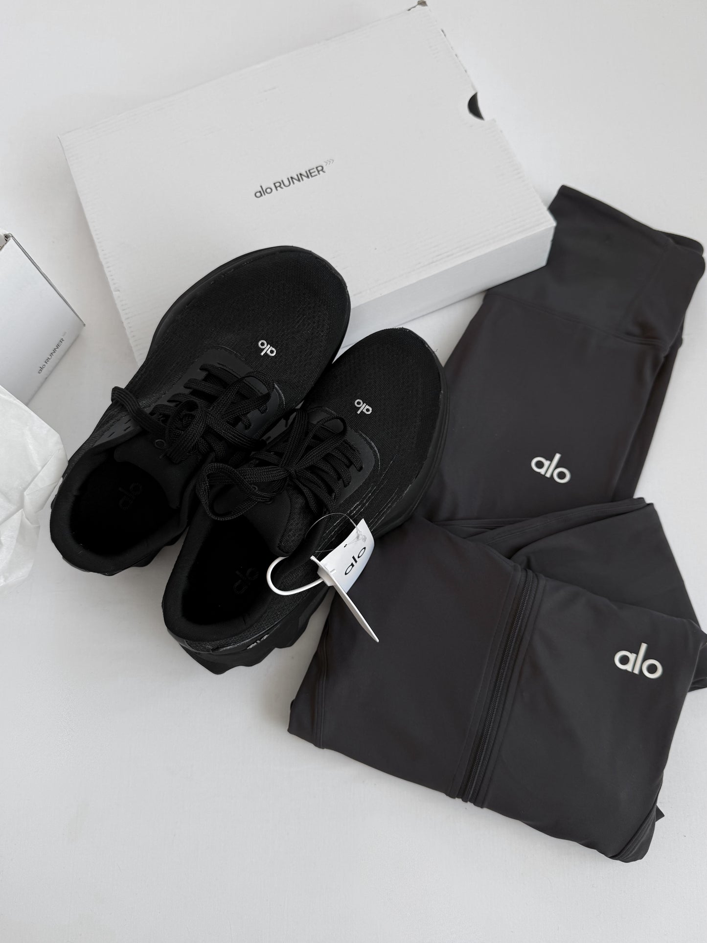 Alo Yoga Runner Preto All Black