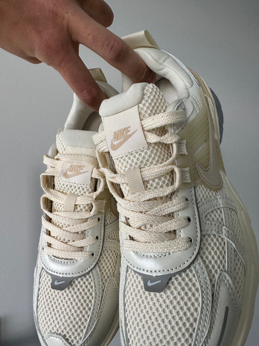 Nike V2K Runtekk White Beige Blue