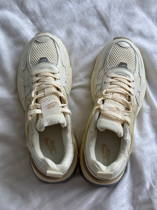 Nike V2K Runtekk White Beige Blue