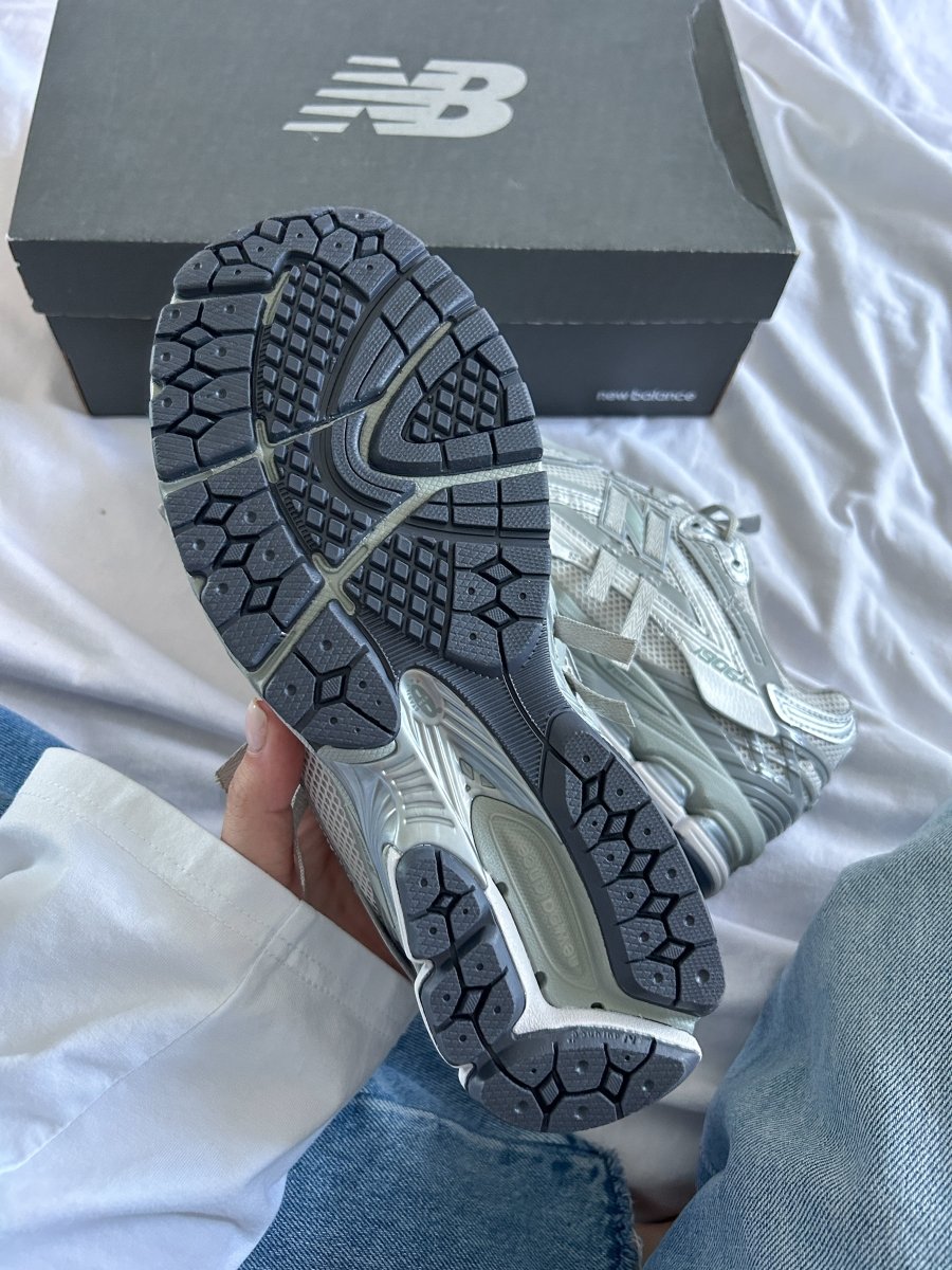 New Balance 1906A Grey Silver Metallic - oceanhype - 