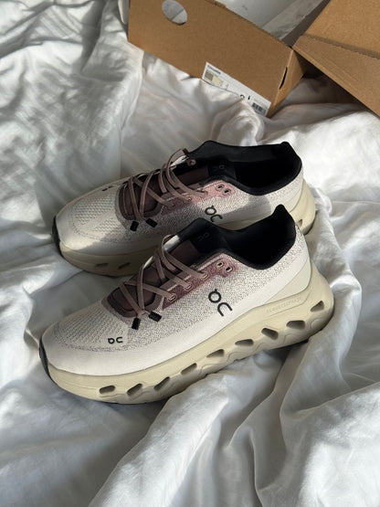 On Loewe x Cloudtilt Clove Sand