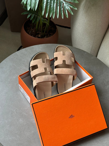 Hermes Chypre Sandals Beige Suede - oceanhype - 