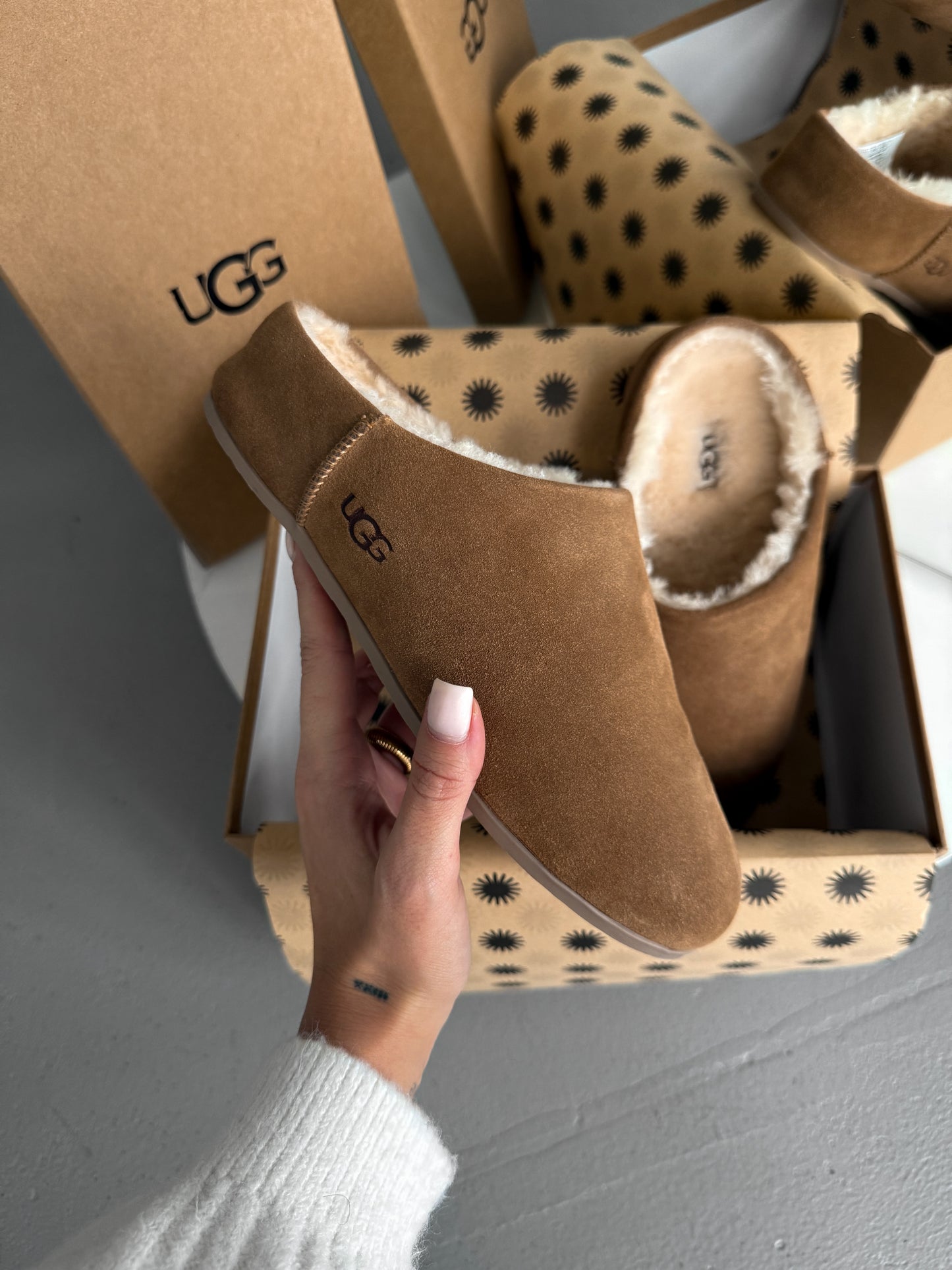 UGG Elea Slip-on Chestnut