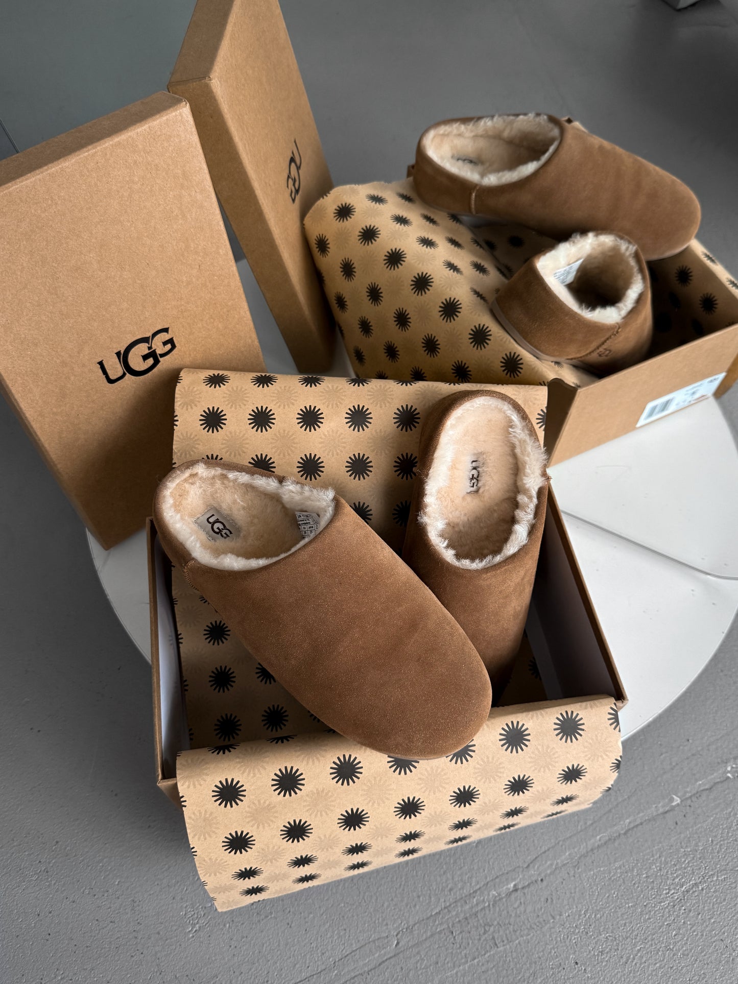 UGG Elea Slip-on Chestnut