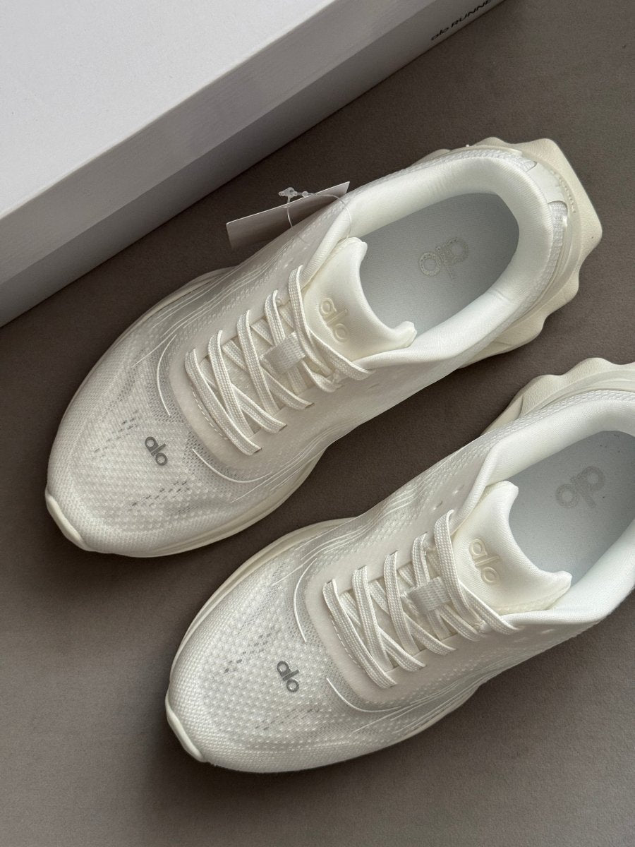 Alo Yoga Runner White - oceanhype - 