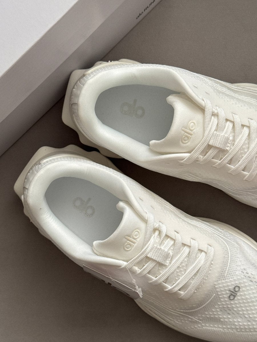 Alo Yoga Runner White - oceanhype - 