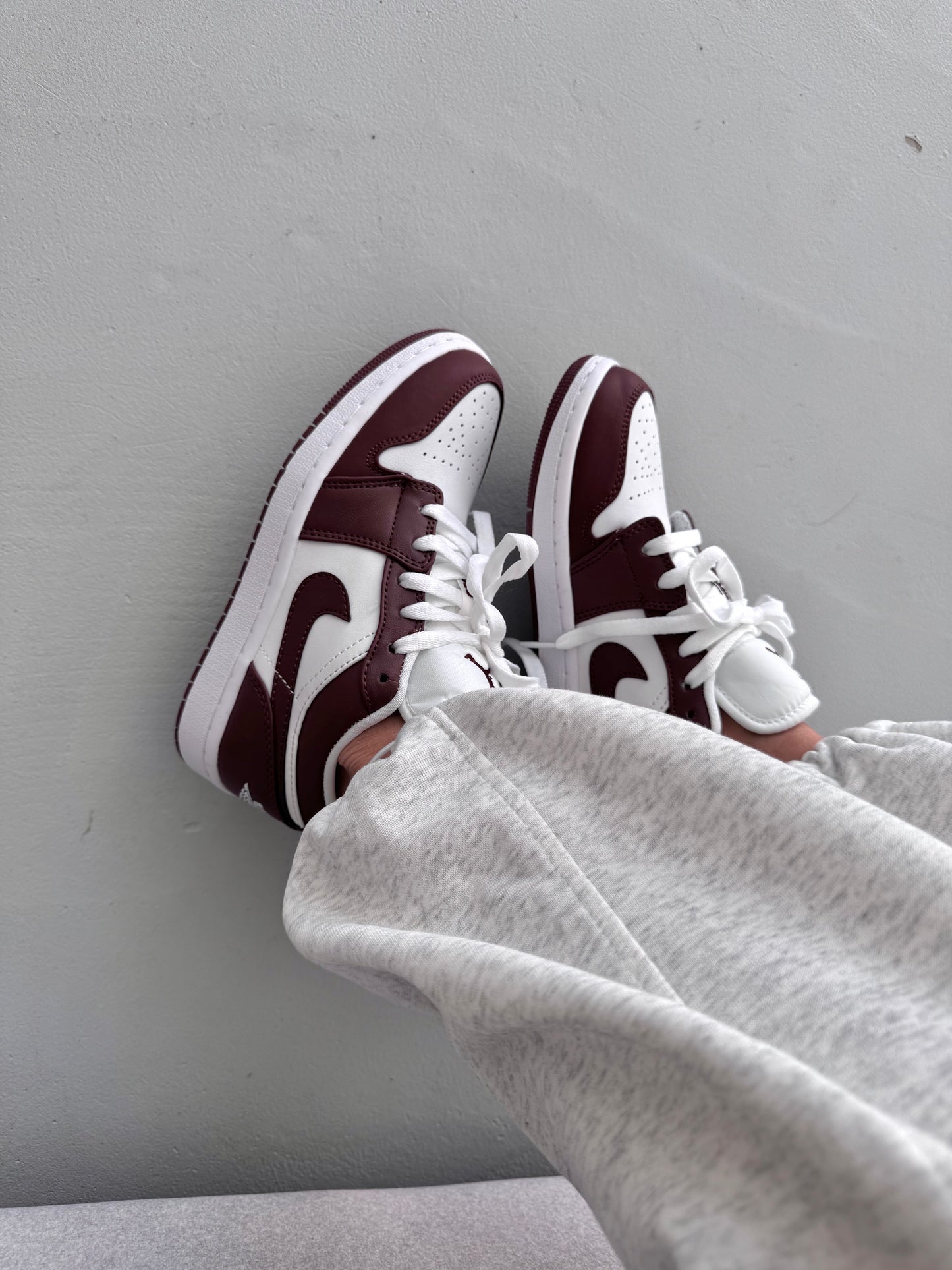 Nike Jordan 1 Retro Low White Burgundy