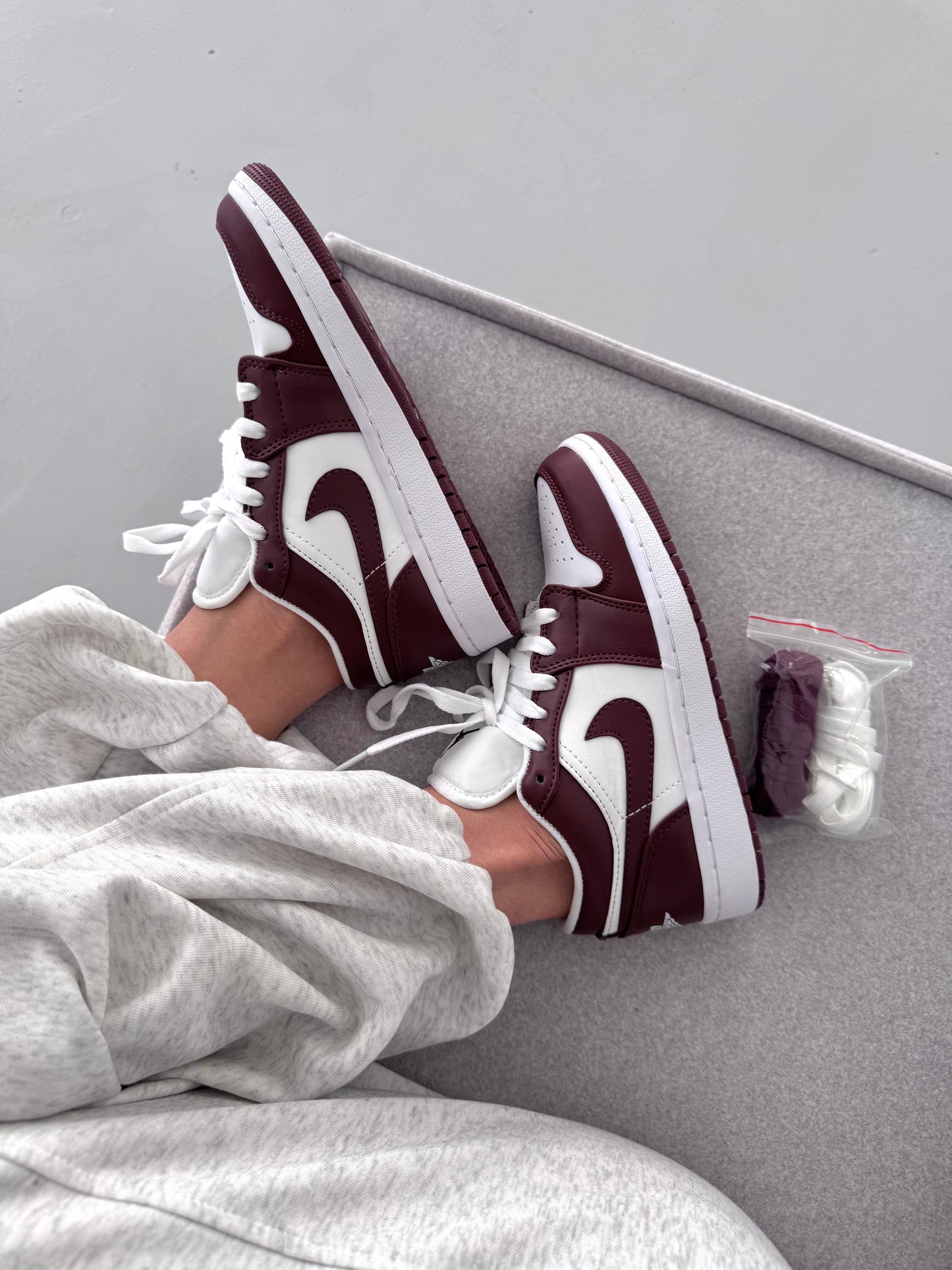 Nike Jordan 1 Retro Low White Burgundy