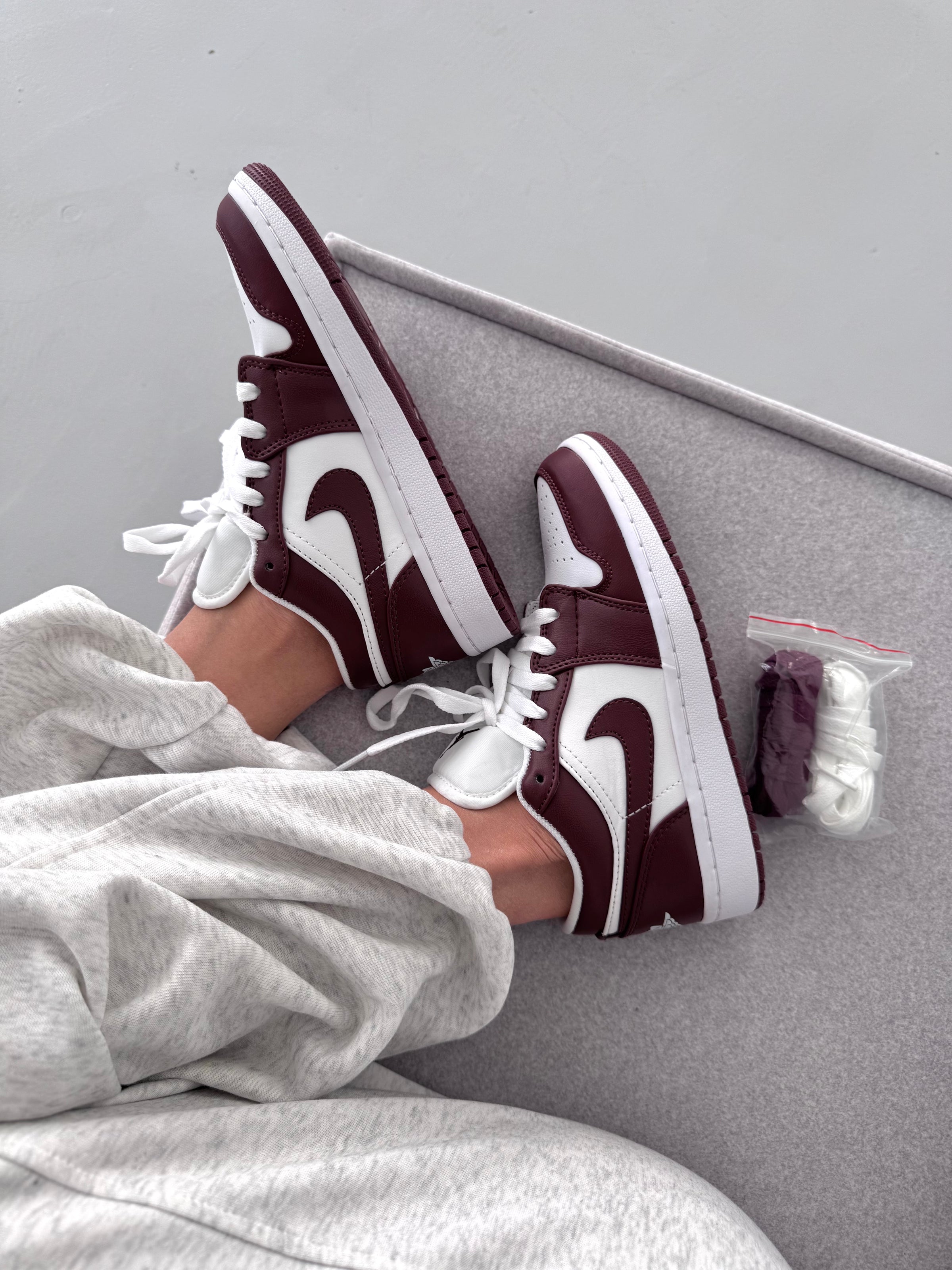 Nike Jordan 1 Retro Low White Burgundy