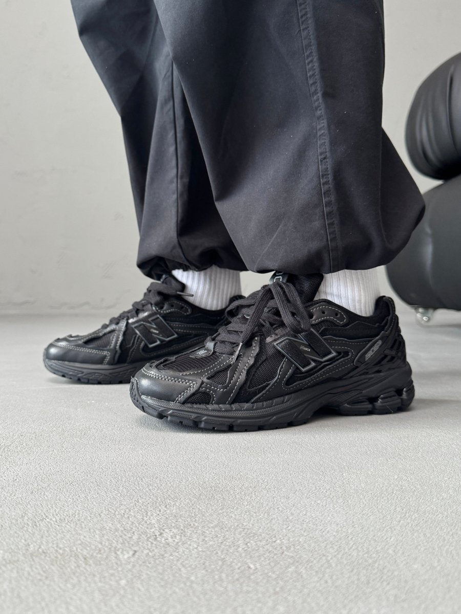 New Balance 1906D Protection Pack Triple Black - oceanhype - 