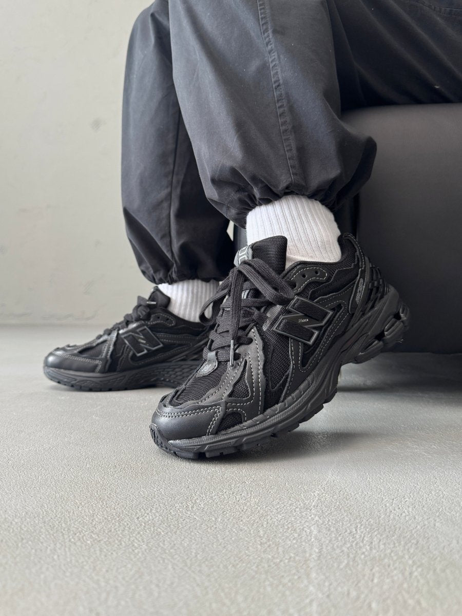 New Balance 1906D Protection Pack Triple Black - oceanhype - 