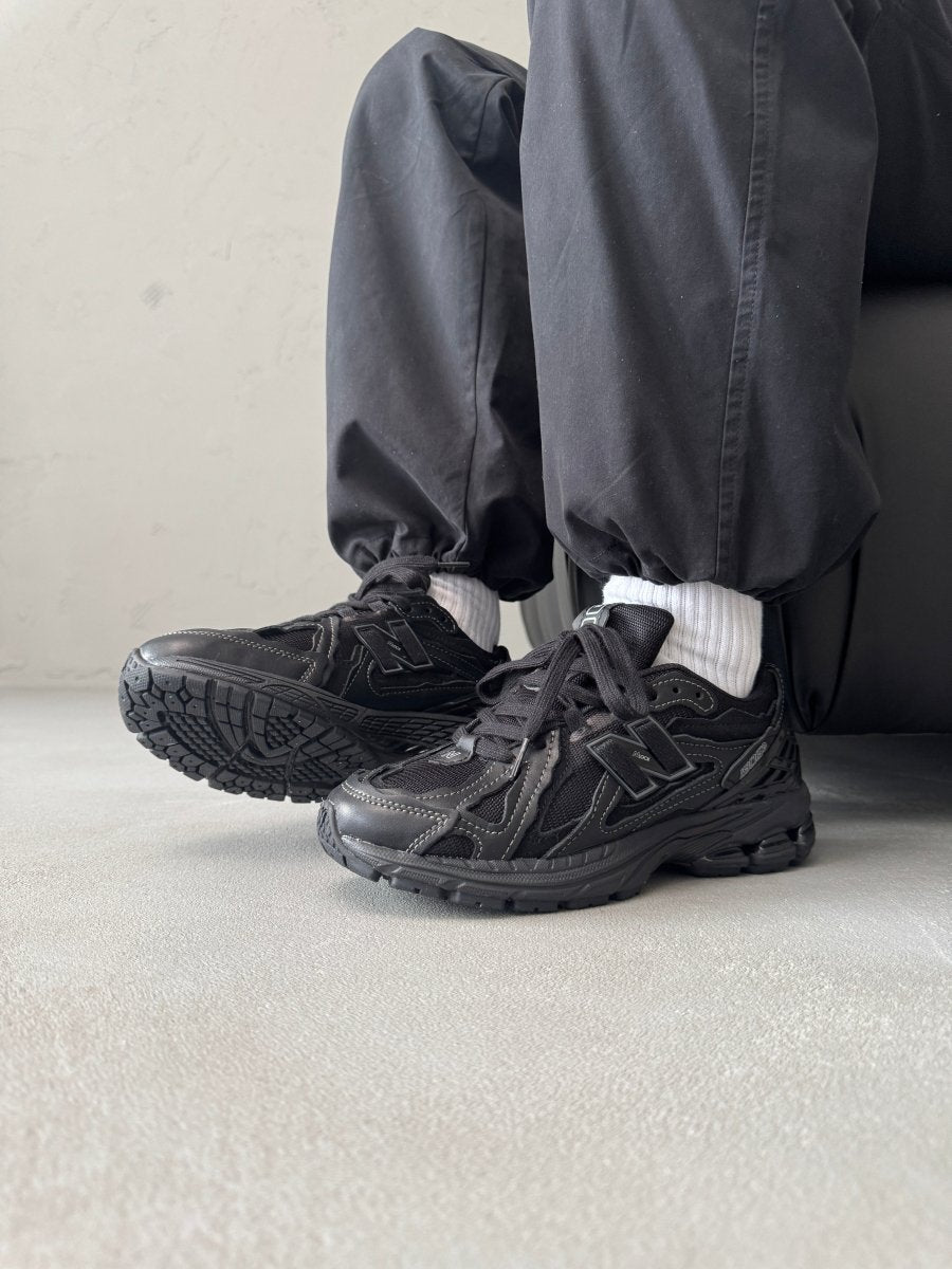New Balance 1906D Protection Pack Triple Black - oceanhype - 