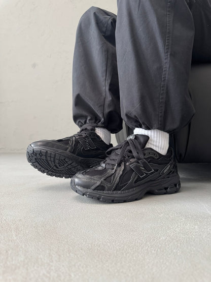 New Balance 1906D Protection Pack Triple Black - oceanhype - 