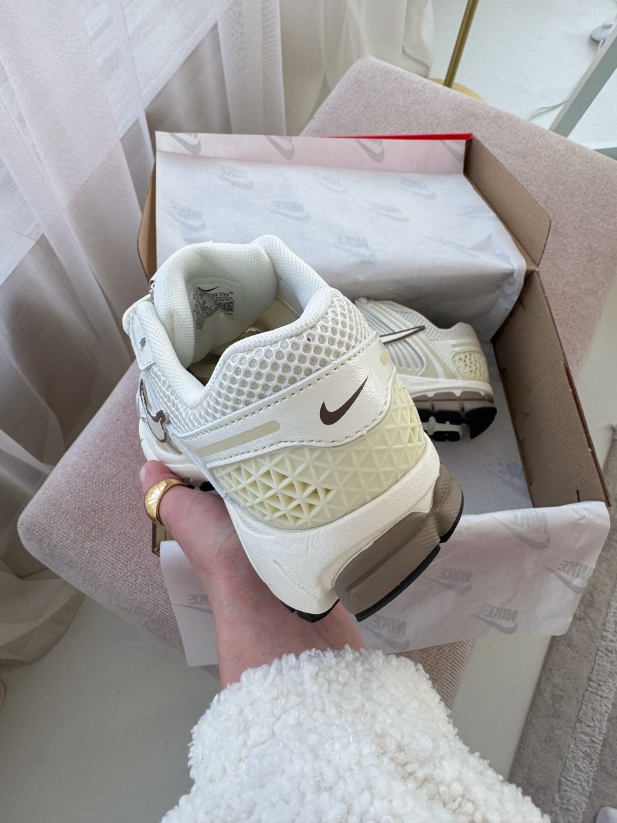 Nike Zoom Roam Vomero 5 Sail Mink Brown - oceanhype - 