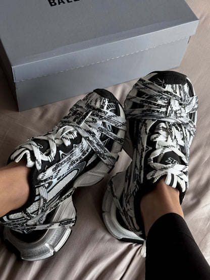 Balenciaga 3XL Extreme Laces Logo Sneaker in White Black