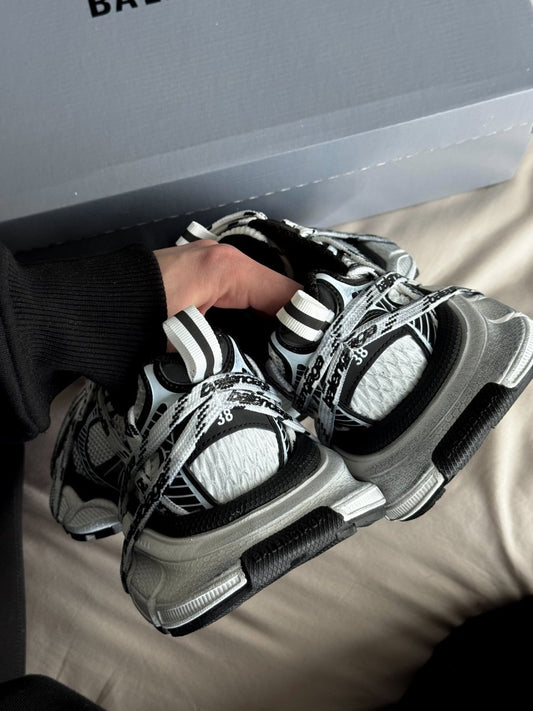 Balenciaga 3XL Extreme Laces Logo Sneaker in White Black - oceanhype -