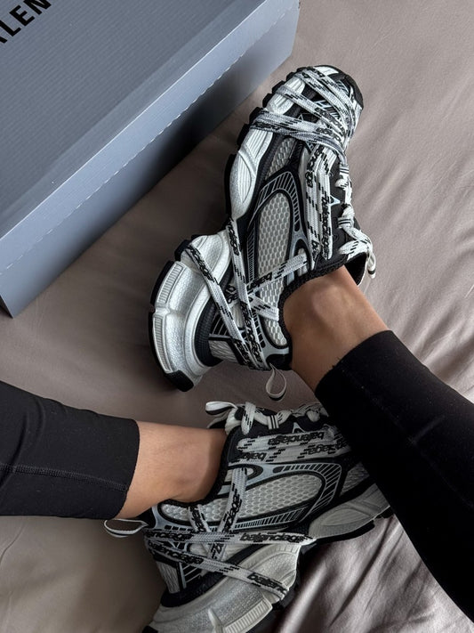 Balenciaga 3XL Extreme Laces Logo Sneaker in White Black - oceanhype -