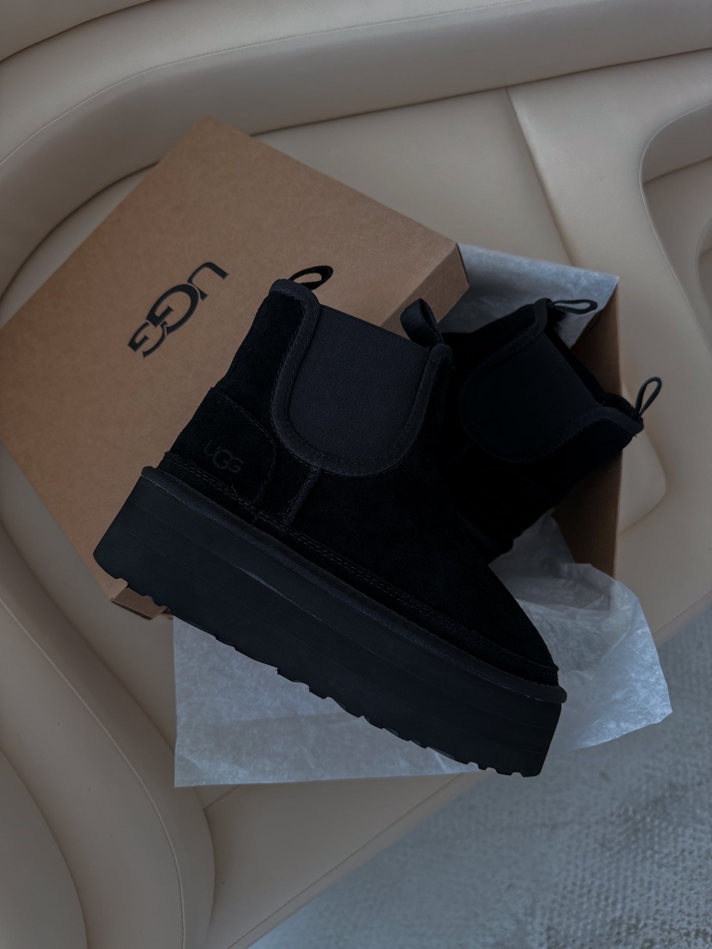 UGG Neumel Platform Chelsea Black