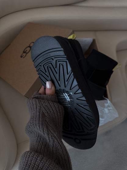 UGG Classic Mini Dipper Black - oceanhype - 