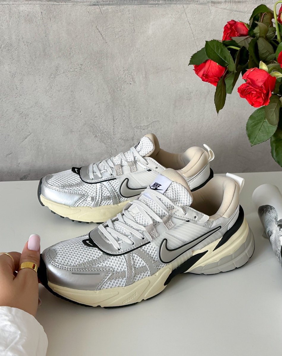 Nike V2K Runtekk Summit White Metalic Silver - oceanhype - 