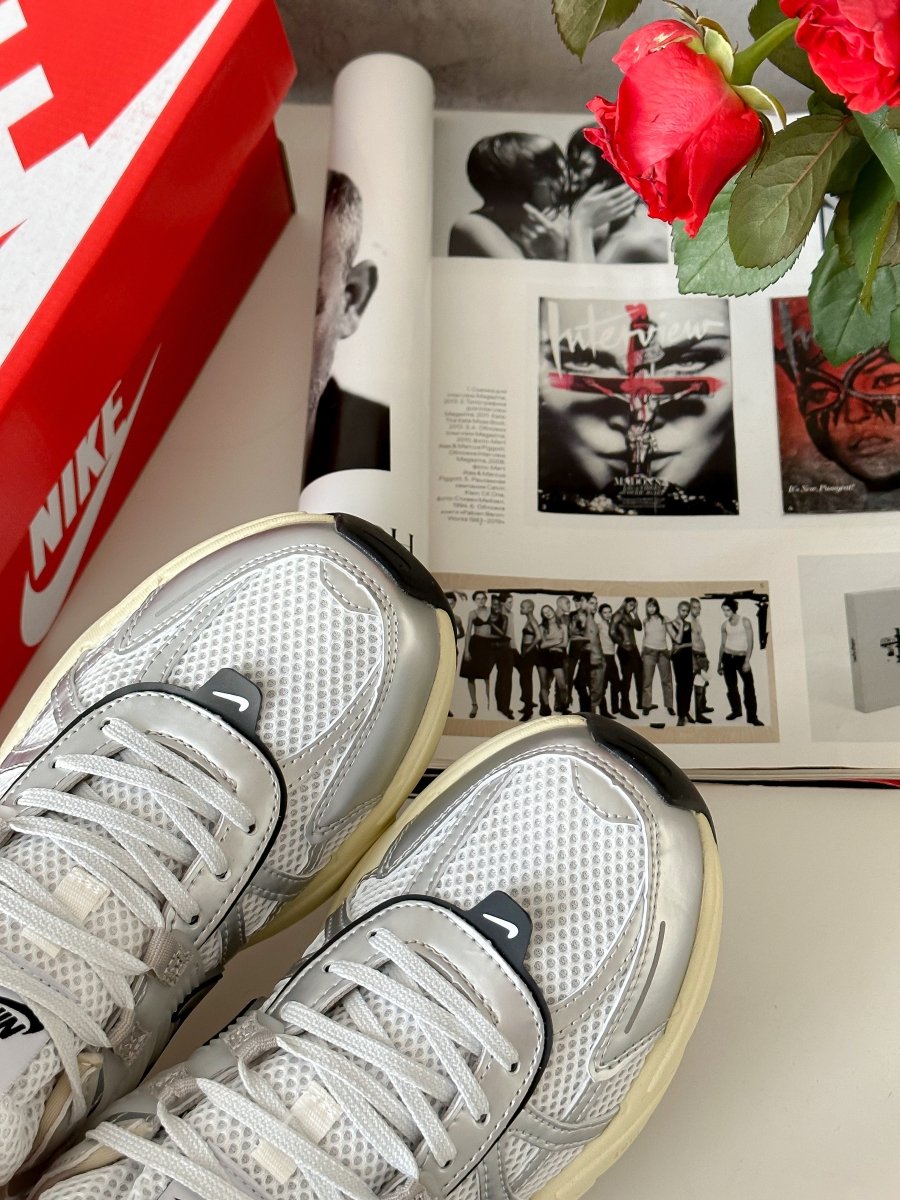 Nike V2K Runtekk Summit White Metalic Silver - oceanhype - 