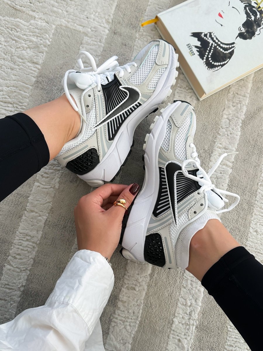 Nike Zoom Vomero 5 White Black - oceanhype - 