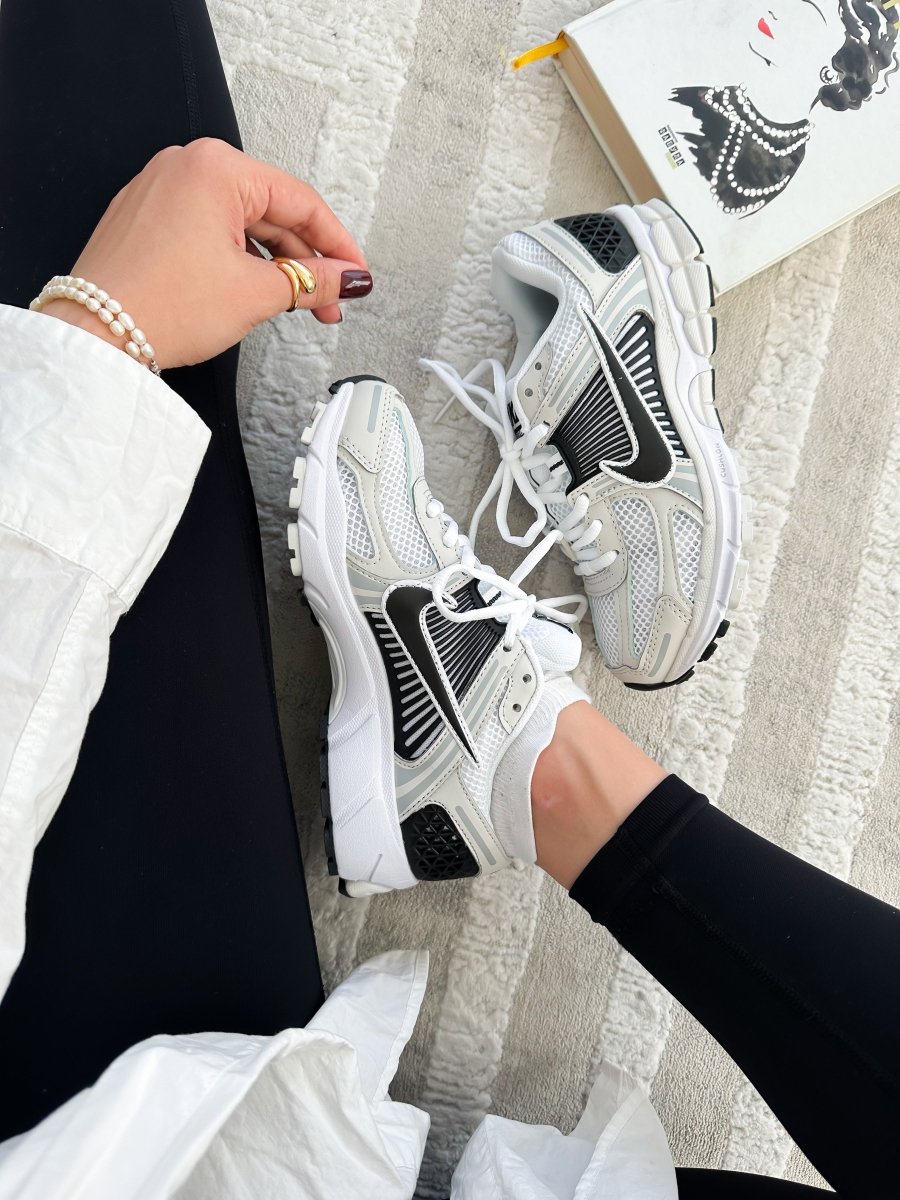Nike Zoom Vomero 5 White Black - oceanhype - 