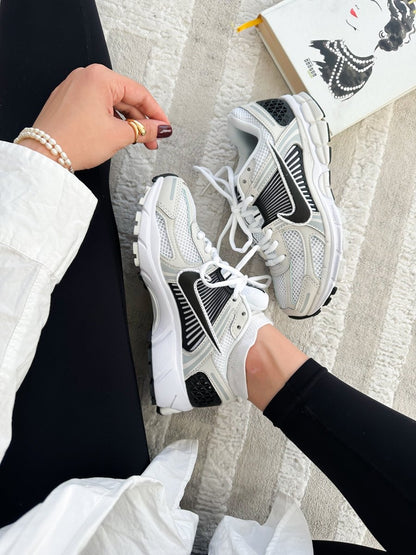 Nike Zoom Vomero 5 White Black - oceanhype - 
