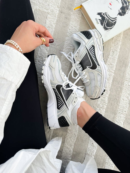 Nike Zoom Vomero 5 White Black - oceanhype - 