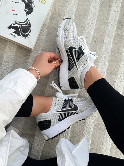 Nike Zoom Vomero 5 White Black - oceanhype - 