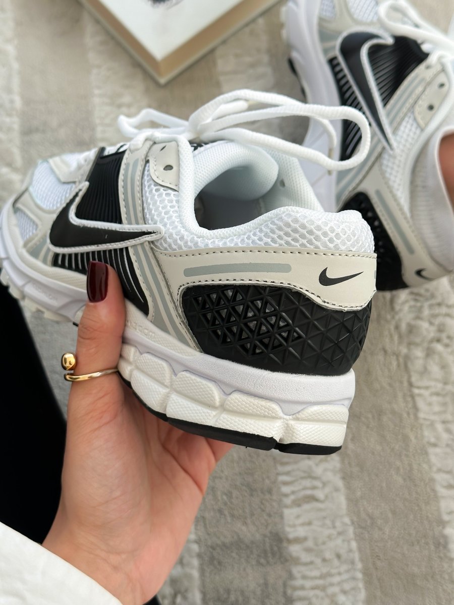 Nike Zoom Vomero 5 White Black - oceanhype - 