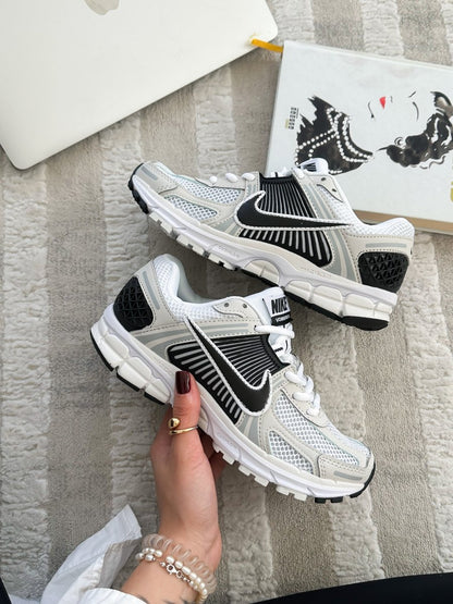 Nike Zoom Vomero 5 White Black - oceanhype - 