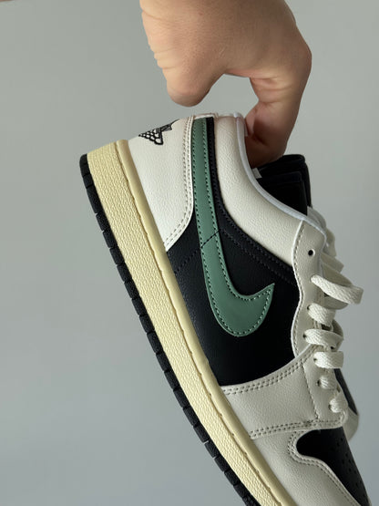 Nike Jordan 1 Low Retro Jade Smoke