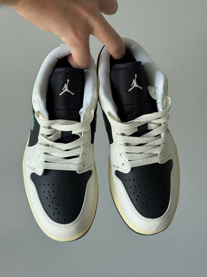 Nike Jordan 1 Low Retro Jade Smoke