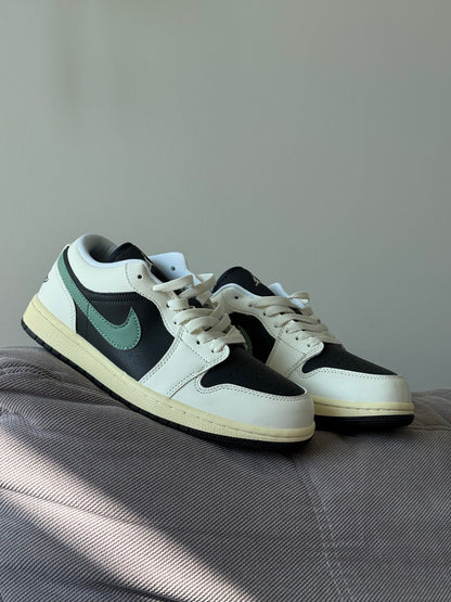 Nike Jordan 1 Low Retro Jade Smoke
