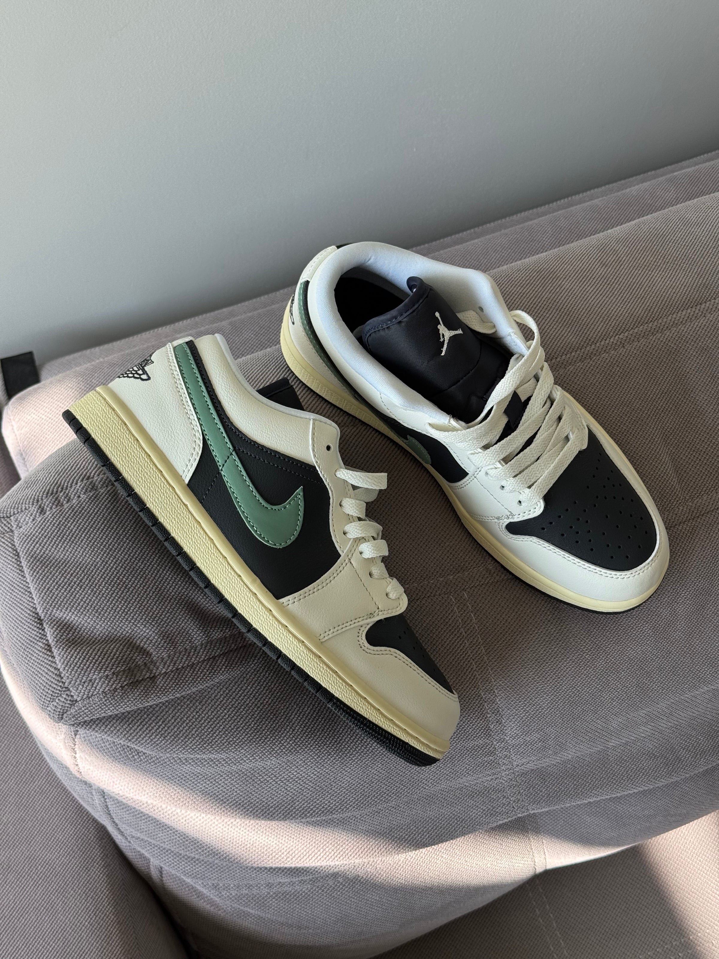 Nike Jordan 1 Low Retro Jade Smoke