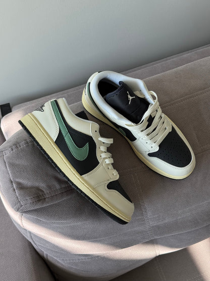 Nike Jordan 1 Low Retro Jade Smoke