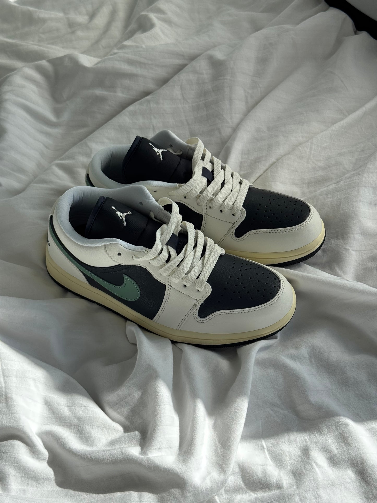 Nike Jordan 1 Low Retro Jade Smoke