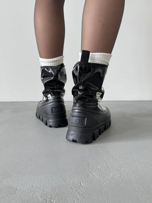 UGG Classic Brellah Mini Boot Black - oceanhype - 