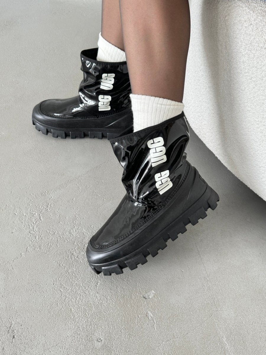 UGG Classic Brellah Mini Boot Black - oceanhype - 