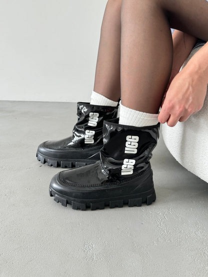 UGG Classic Brellah Mini Boot Black - oceanhype - 