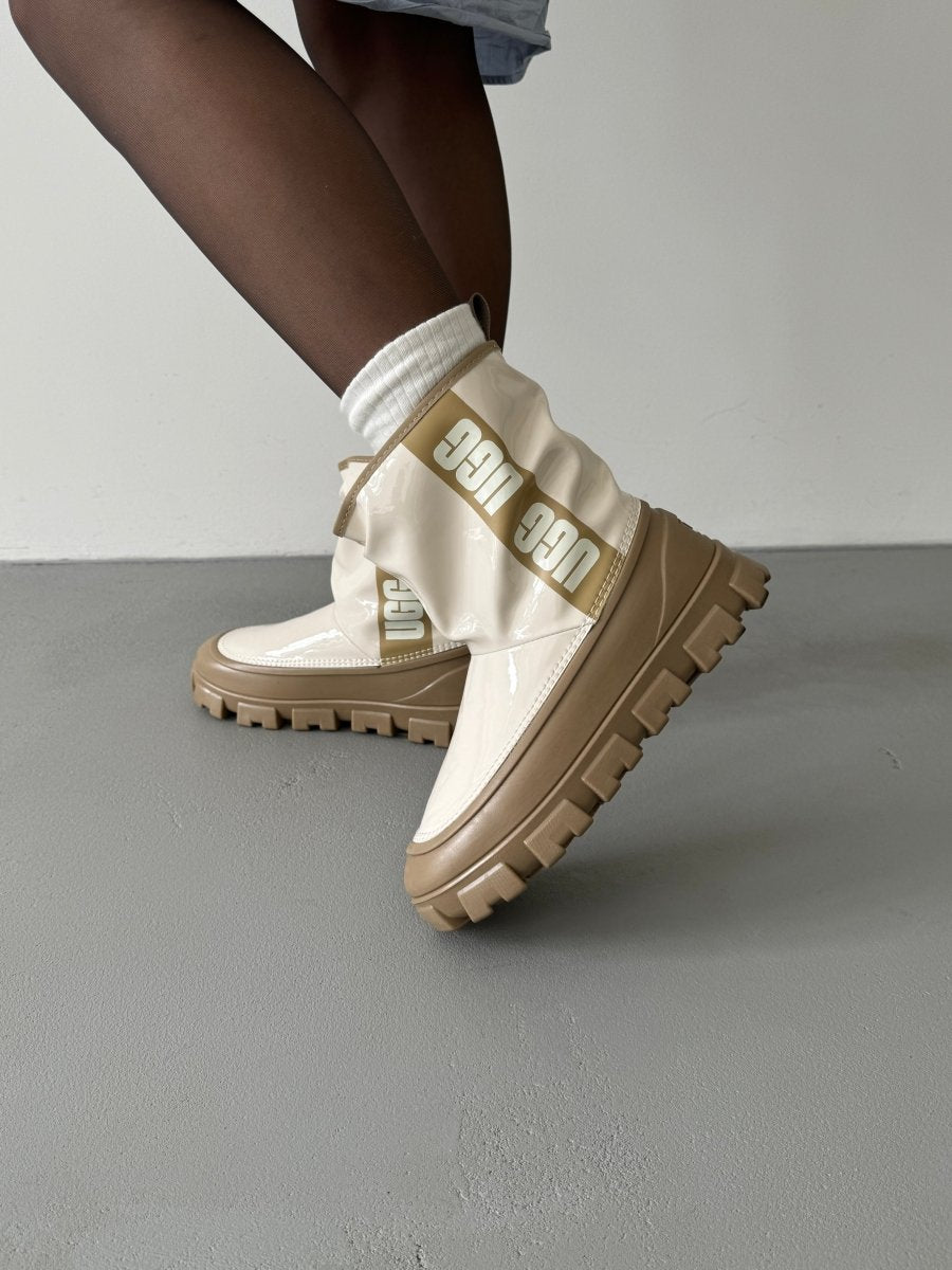 UGG Classic Brellah Mini Boot Beige - oceanhype - 