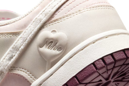 Nike Dunk Low Valentine's Day