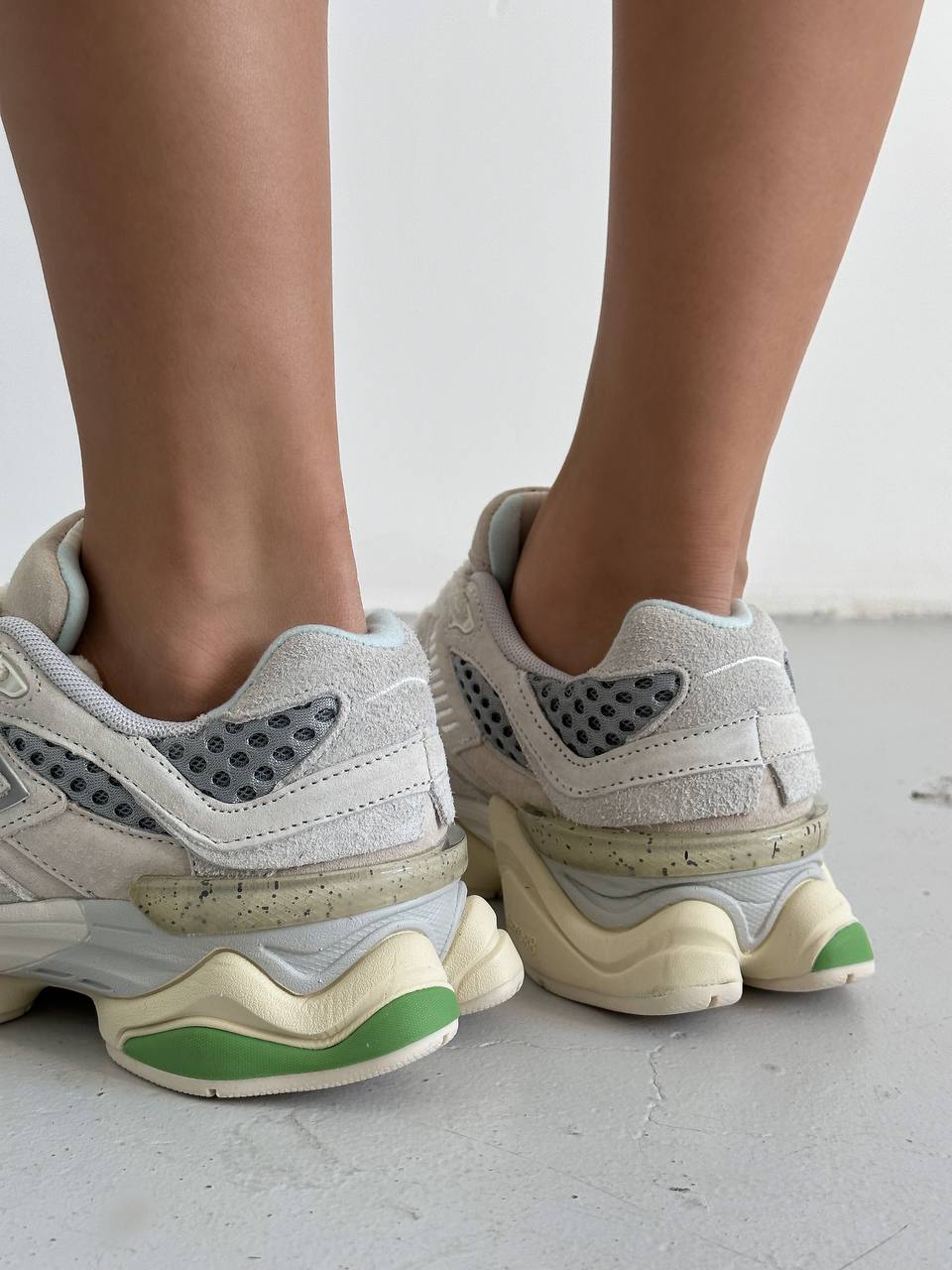 New Balance 9060 Bricks & Wood - oceanhype - 