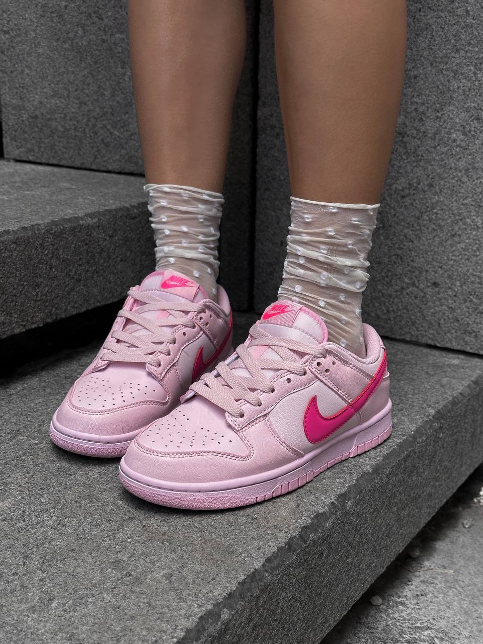 Nike SB Dunk Low Triple Pink - oceanhype - 
