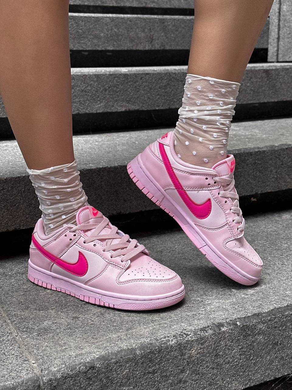Nike SB Dunk Low Triple Pink - oceanhype - 