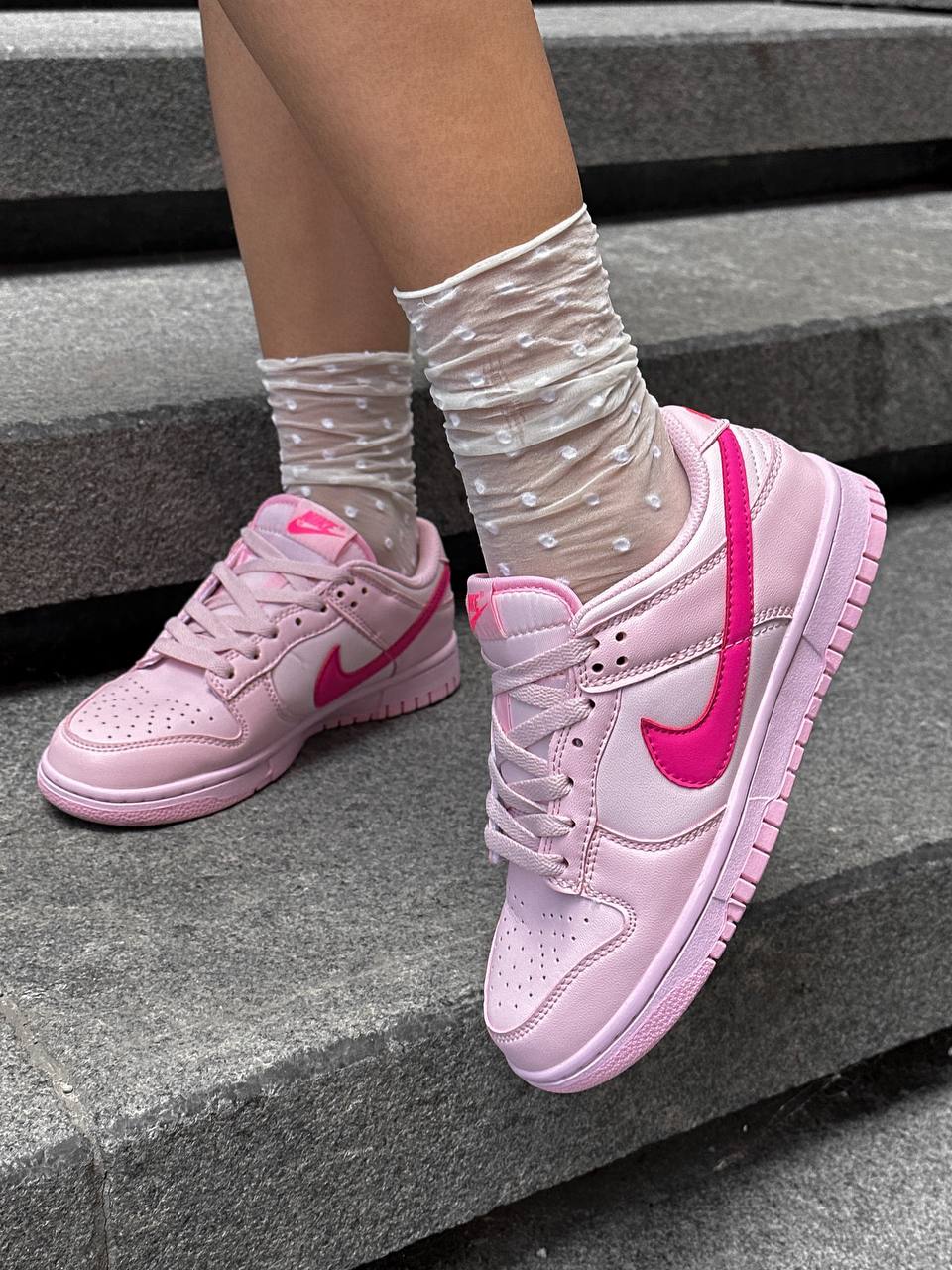 Nike SB Dunk Low Triple Pink - oceanhype - 