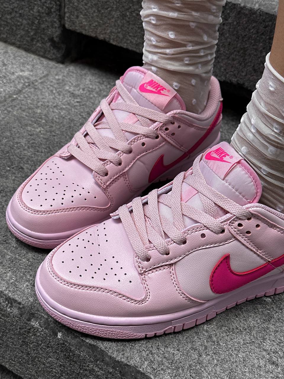 Nike SB Dunk Low Triple Pink - oceanhype - 