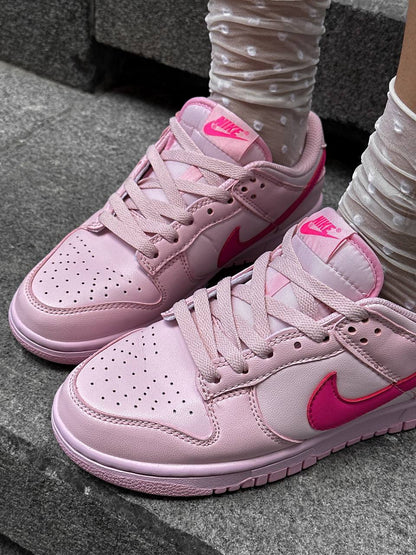 Nike SB Dunk Low Triple Pink - oceanhype - 